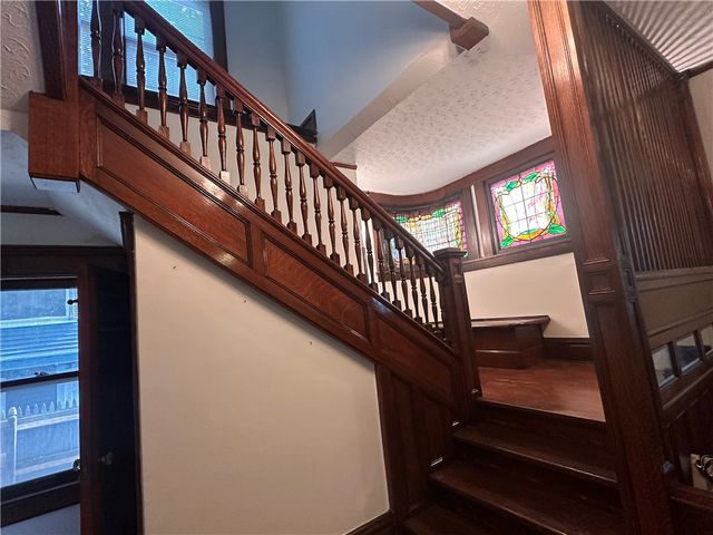 150 Euclid Ave, Sharon, PA 16146