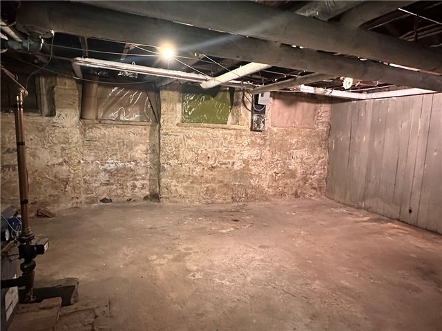 150 Euclid Ave, Sharon, PA 16146