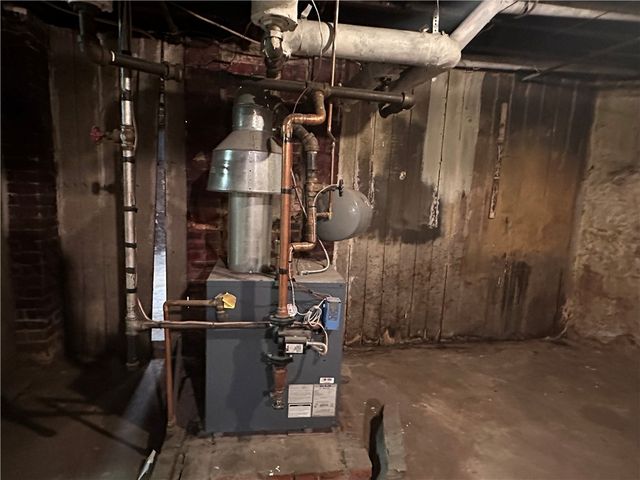 150 Euclid Ave, Sharon, PA 16146