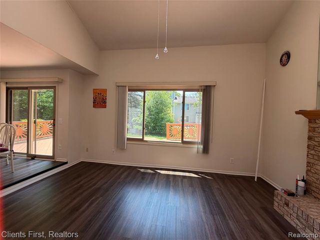 7043 Foxridge Drive, Canton, MI 48187