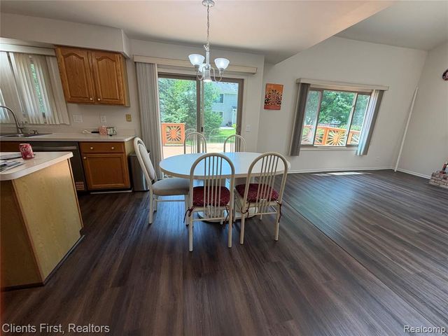 7043 Foxridge Drive, Canton, MI 48187