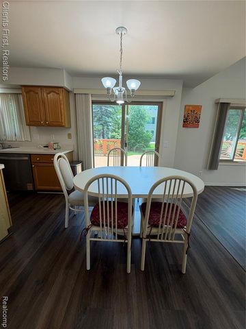 7043 Foxridge Drive, Canton, MI 48187