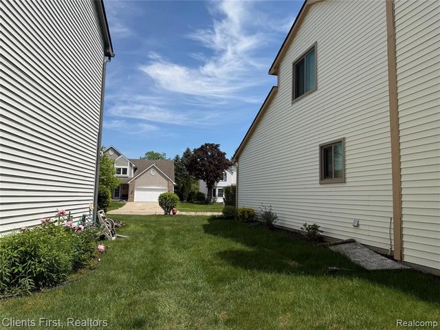 7043 Foxridge Drive, Canton, MI 48187
