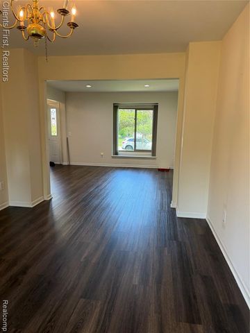 7043 Foxridge Drive, Canton, MI 48187