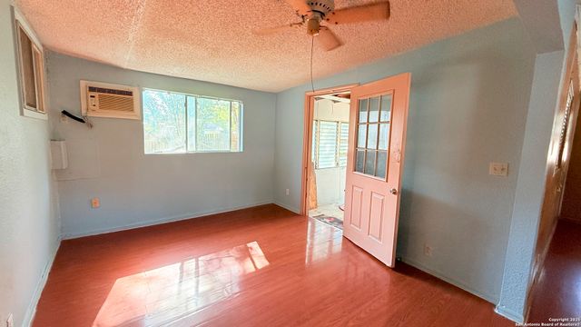 122 Newport, San Antonio, TX 78218