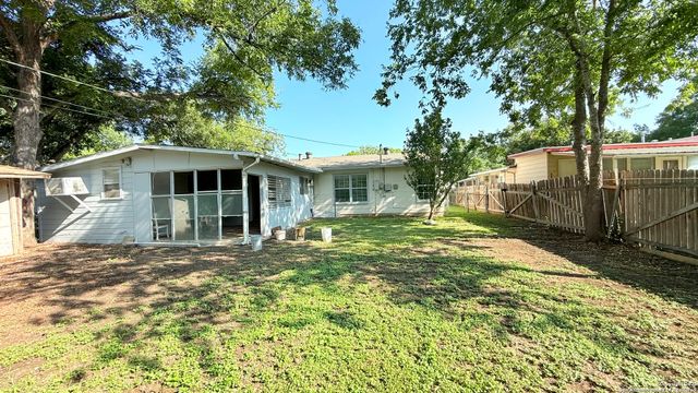 122 Newport, San Antonio, TX 78218