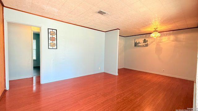 122 Newport, San Antonio, TX 78218