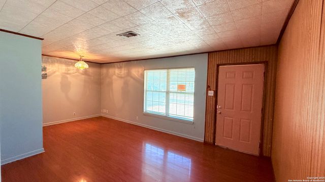 122 Newport, San Antonio, TX 78218