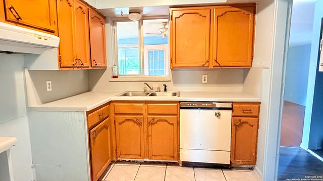 122 Newport, San Antonio, TX 78218