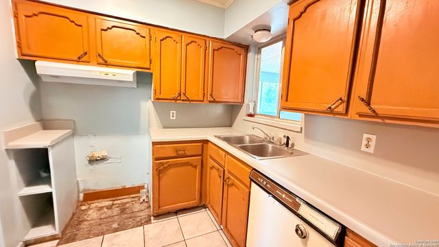 122 Newport, San Antonio, TX 78218