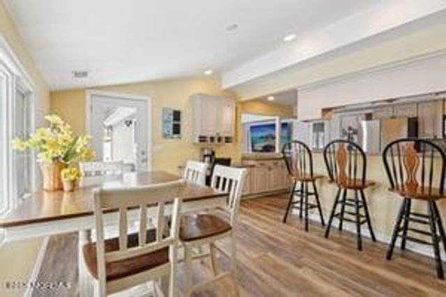 300 Shoshone Court, Toms River, NJ 08755