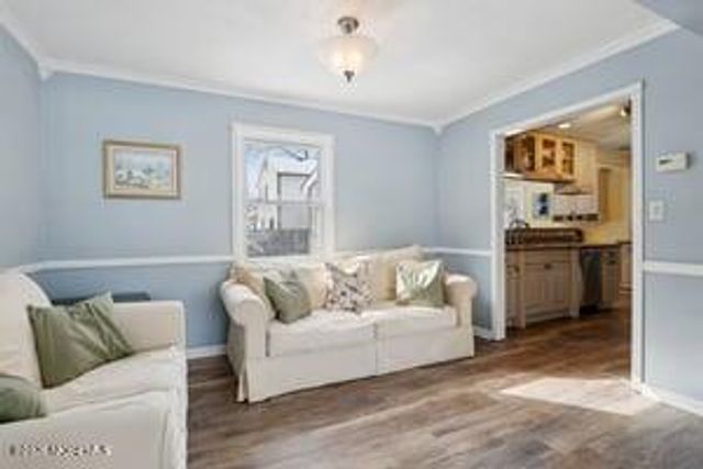 300 Shoshone Court, Toms River, NJ 08755