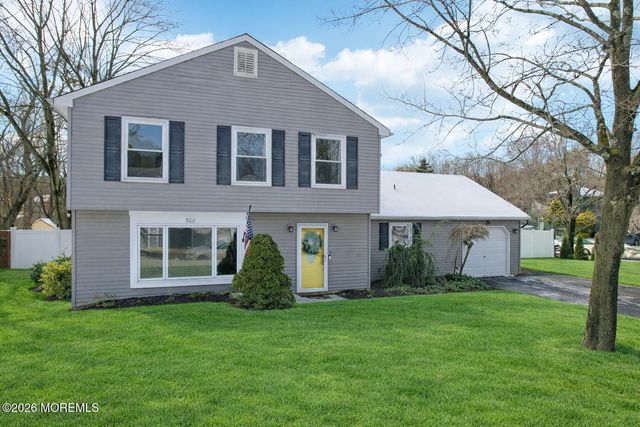 300 Shoshone Court, Toms River, NJ 08755