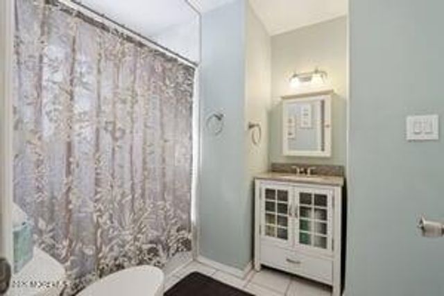 300 Shoshone Court, Toms River, NJ 08755