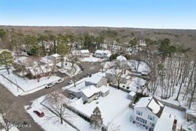 300 Shoshone Court, Toms River, NJ 08755