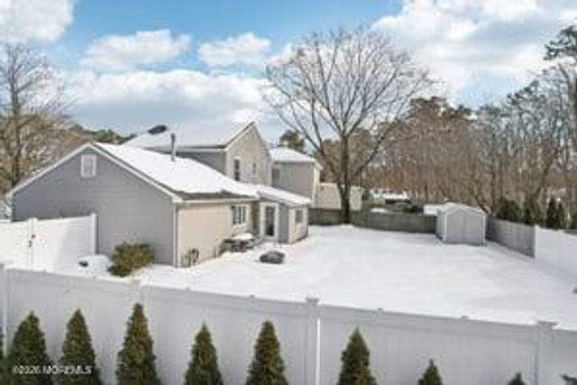 300 Shoshone Court, Toms River, NJ 08755