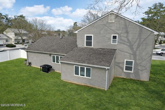 300 Shoshone Court, Toms River, NJ 08755