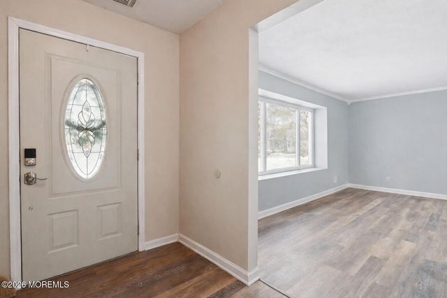 300 Shoshone Court, Toms River, NJ 08755