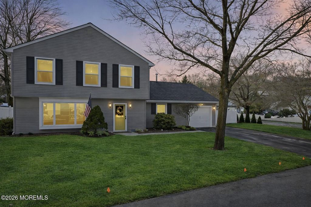 300 Shoshone Court, Toms River, NJ 08755