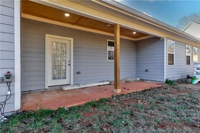 567 M L King Jr Drive, Jefferson, GA 30549