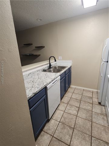 1901 Holleman Drive W 201, College Station, TX 77840