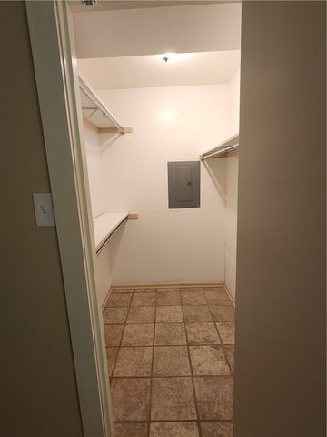1901 Holleman Drive W 201, College Station, TX 77840