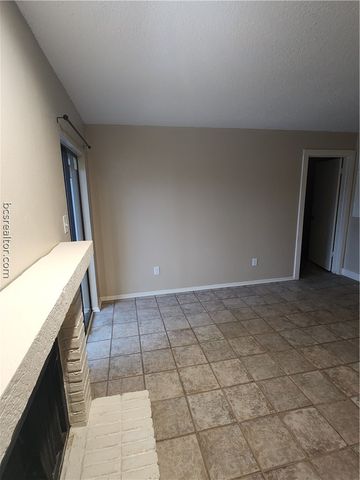 1901 Holleman Drive W 201, College Station, TX 77840