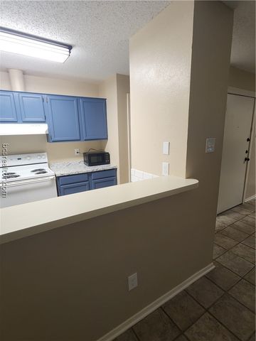 1901 Holleman Drive W 201, College Station, TX 77840