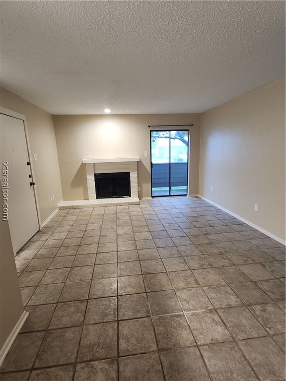 1901 Holleman Drive W 201, College Station, TX 77840