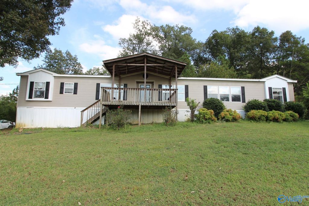 920 Nesmith Road, Guntersville, AL 35976