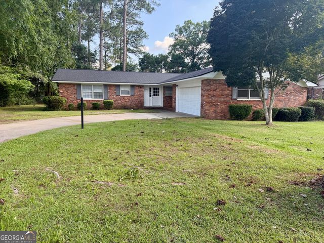 1100 Pineneedle Drive, Perry, GA 31069