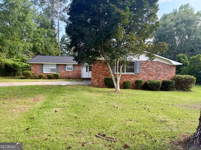 1100 Pineneedle Drive, Perry, GA 31069