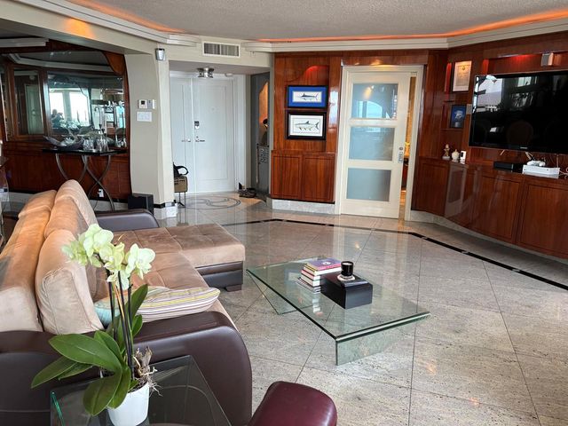 1340 S Ocean Boulevard 1002, Pompano Beach, FL 33062