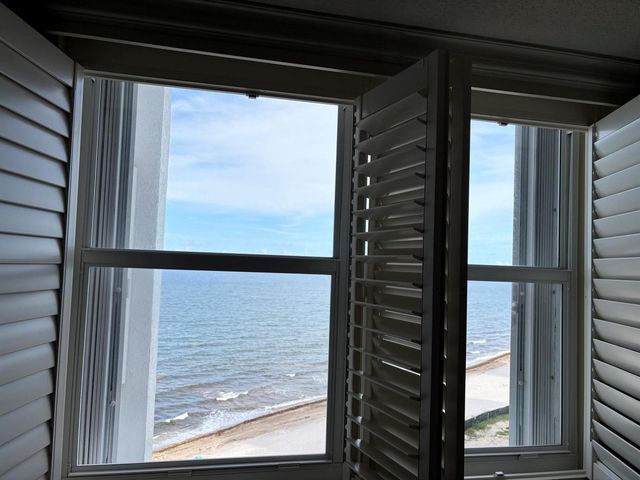 1340 S Ocean Boulevard 1002, Pompano Beach, FL 33062
