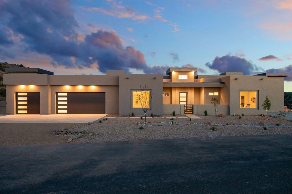 262 Diamond Tail Road, Placitas, NM 87043