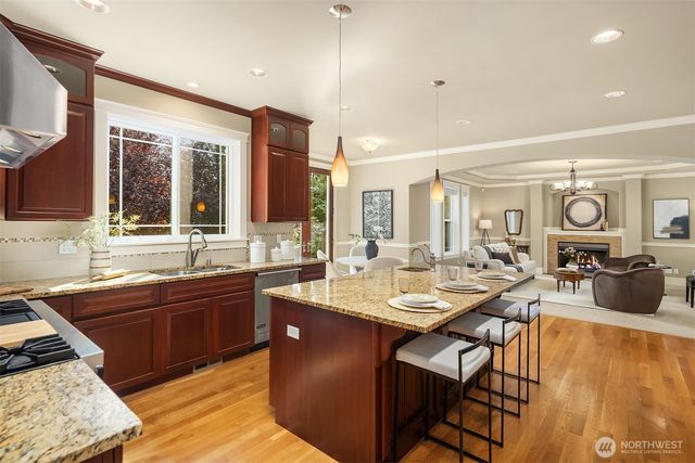 4520 89th Avenue SE, Mercer Island, WA 98040