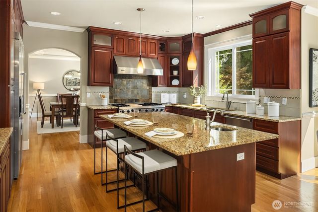 4520 89th Avenue SE, Mercer Island, WA 98040