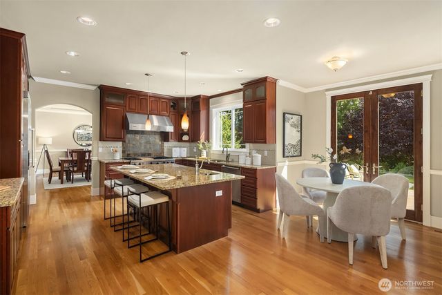 4520 89th Avenue SE, Mercer Island, WA 98040