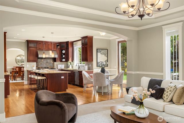4520 89th Avenue SE, Mercer Island, WA 98040