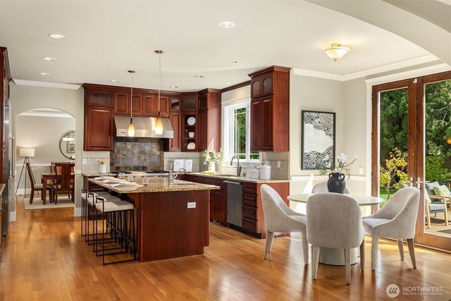 4520 89th Avenue SE, Mercer Island, WA 98040