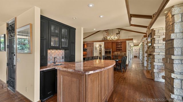 16906 S 241st East Avenue, Coweta, OK 74429
