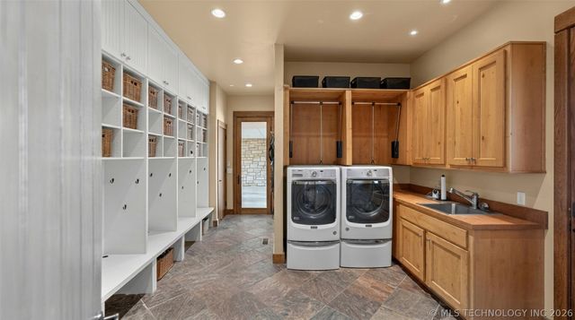16906 S 241st East Avenue, Coweta, OK 74429