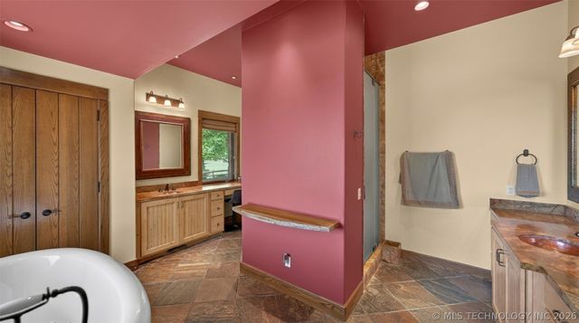 16906 S 241st East Avenue, Coweta, OK 74429