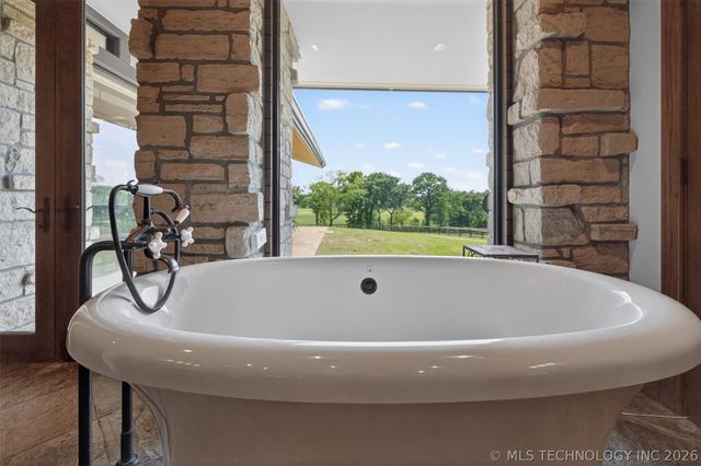 16906 S 241st East Avenue, Coweta, OK 74429