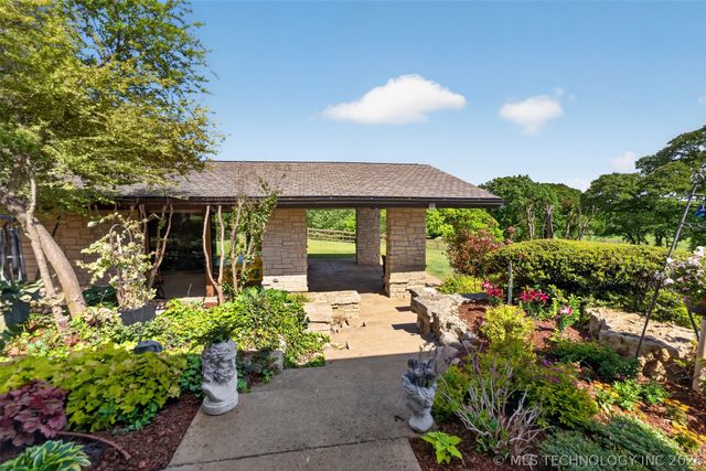 16906 S 241st East Avenue, Coweta, OK 74429