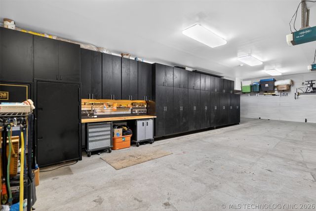 16906 S 241st East Avenue, Coweta, OK 74429
