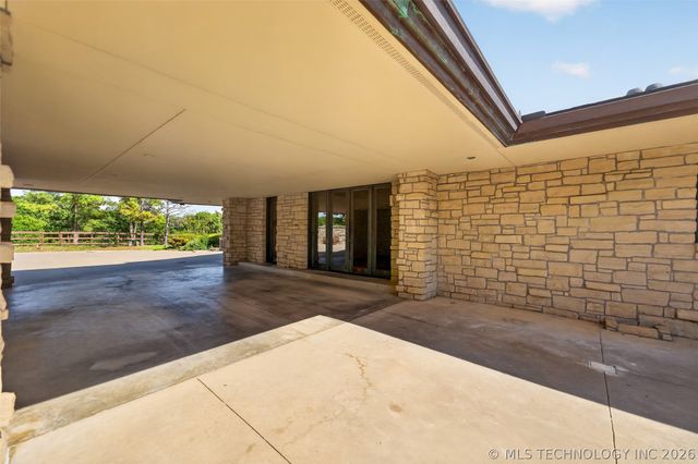 16906 S 241st East Avenue, Coweta, OK 74429