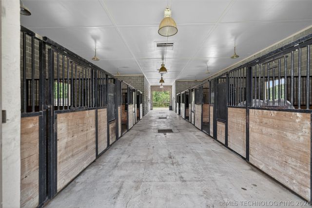 16906 S 241st East Avenue, Coweta, OK 74429
