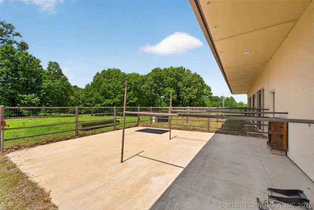 16906 S 241st East Avenue, Coweta, OK 74429
