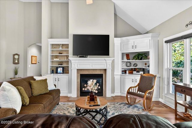 6113 Sweetbay Dr, Crestwood, KY 40014